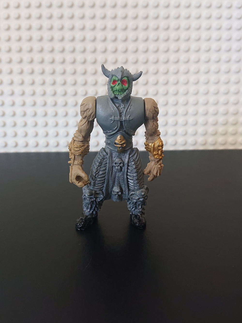 Skeleton Warrior 3" Action Figure - Green Face, Red Eyes, Horned Helmet, Skulls